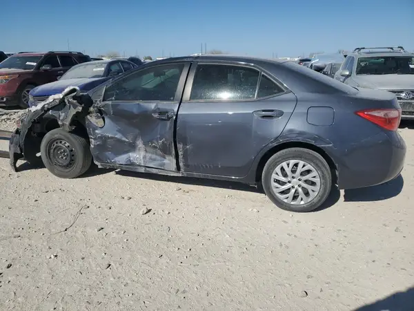 5YFBURHE7HP735304 2017 TOYOTA COROLLA - Image 2