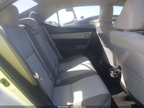 5YFBURHE7HP735822 2017 TOYOTA COROLLA - Image 8