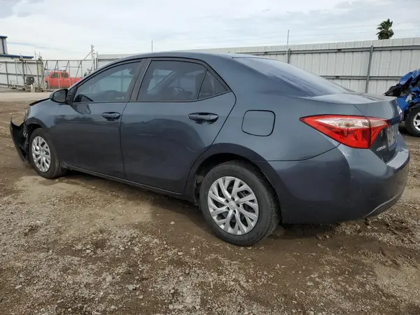 5YFBURHE7HP736677 2017 TOYOTA COROLLA - Image 2
