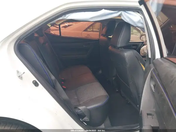 5YFBURHE7HP737313 2017 TOYOTA COROLLA - Image 8