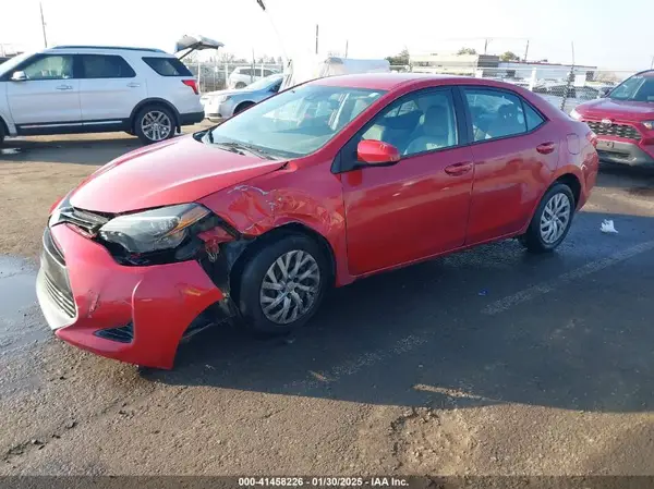 5YFBURHE7JP740864 2018 TOYOTA COROLLA - Image 2