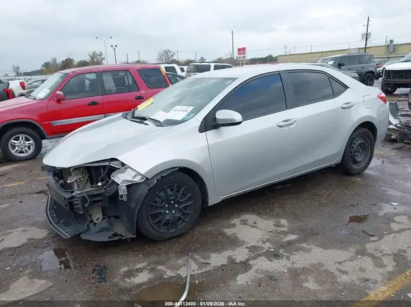 5YFBURHE7JP741500 2018 TOYOTA COROLLA - Image 2