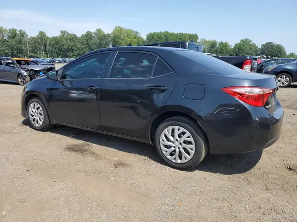 5YFBURHE7JP741898 2018 TOYOTA COROLLA - Image 2