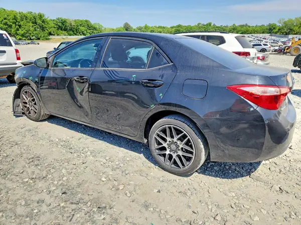 5YFBURHE7JP744476 2018 TOYOTA COROLLA - Image 2