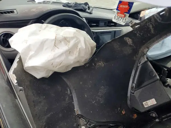 5YFBURHE7JP744994 2018 TOYOTA COROLLA - Image 8
