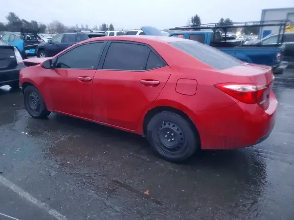 5YFBURHE7JP748351 2018 TOYOTA COROLLA - Image 2