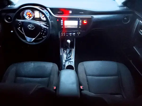5YFBURHE7JP748351 2018 TOYOTA COROLLA - Image 8
