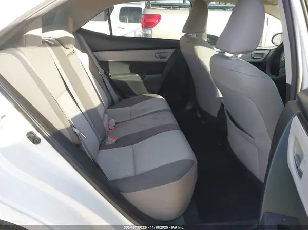5YFBURHE7JP748527 2018 TOYOTA COROLLA - Image 8