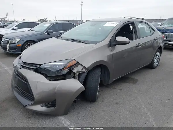 5YFBURHE7JP750259 2018 TOYOTA COROLLA - Image 2