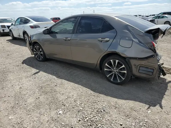 5YFBURHE7JP750780 2018 TOYOTA COROLLA - Image 2