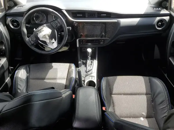 5YFBURHE7JP750780 2018 TOYOTA COROLLA - Image 8
