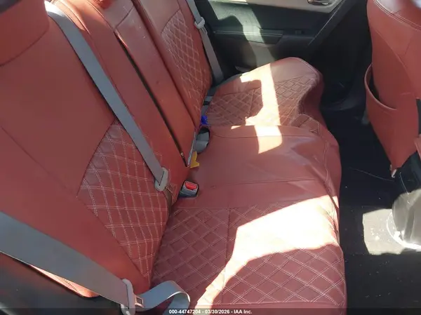5YFBURHE7JP751492 2018 TOYOTA COROLLA - Image 8