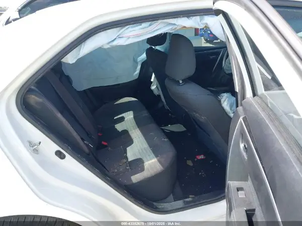 5YFBURHE7JP751749 2018 TOYOTA COROLLA - Image 8