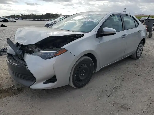5YFBURHE7JP753095 2018 TOYOTA COROLLA - Image 1
