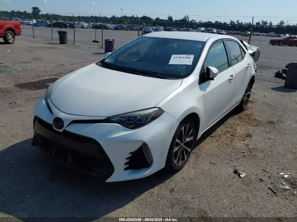 5YFBURHE7JP753551 2018 TOYOTA COROLLA - Image 2