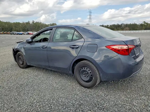 5YFBURHE7JP754473 2018 TOYOTA COROLLA - Image 2
