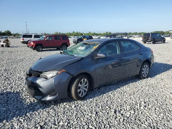 5YFBURHE7JP754781 2018 TOYOTA COROLLA - Image 1