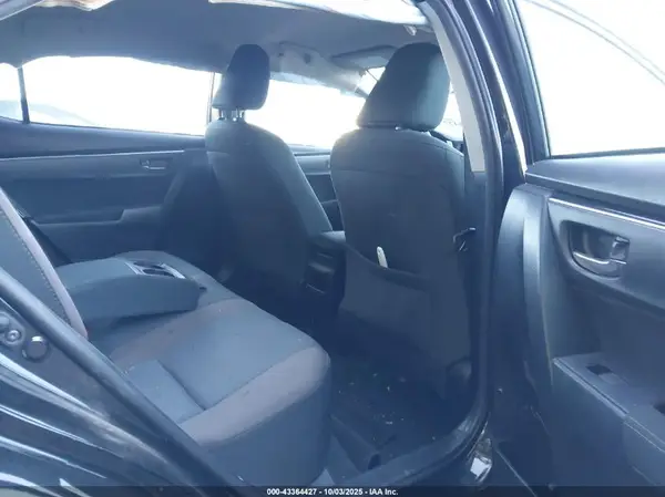 5YFBURHE7JP756398 2018 TOYOTA COROLLA - Image 8