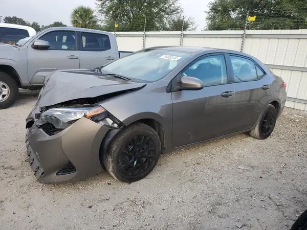 5YFBURHE7JP757390 2018 TOYOTA COROLLA - Image 1