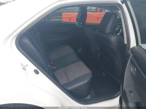 5YFBURHE7JP758698 2018 TOYOTA COROLLA - Image 8