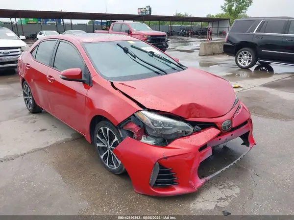 5YFBURHE7JP762704 2018 TOYOTA COROLLA - Image 1
