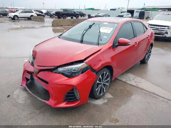 5YFBURHE7JP762704 2018 TOYOTA COROLLA - Image 2