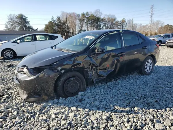 5YFBURHE7JP765621 2018 TOYOTA COROLLA - Image 1