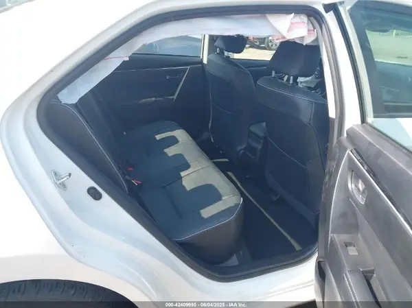 5YFBURHE7JP765649 2018 TOYOTA COROLLA - Image 8