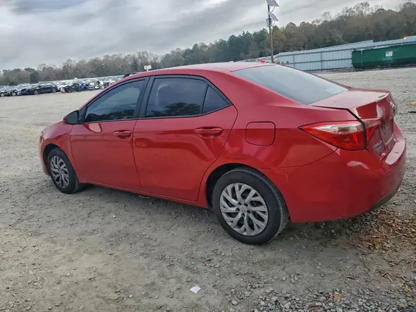 5YFBURHE7JP766753 2018 TOYOTA COROLLA - Image 2