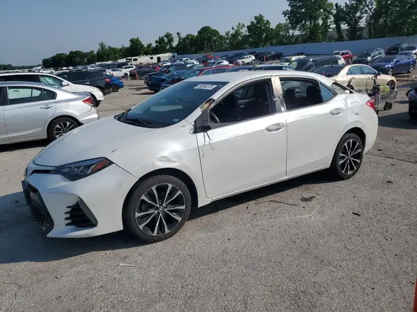5YFBURHE7JP767045 2018 TOYOTA COROLLA - Image 1