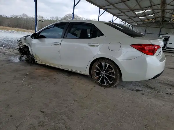 5YFBURHE7JP767496 2018 TOYOTA COROLLA - Image 2