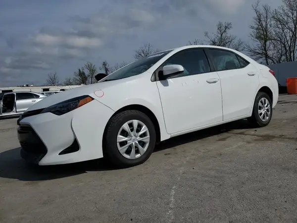 5YFBURHE7JP768776 2018 TOYOTA COROLLA - Image 1