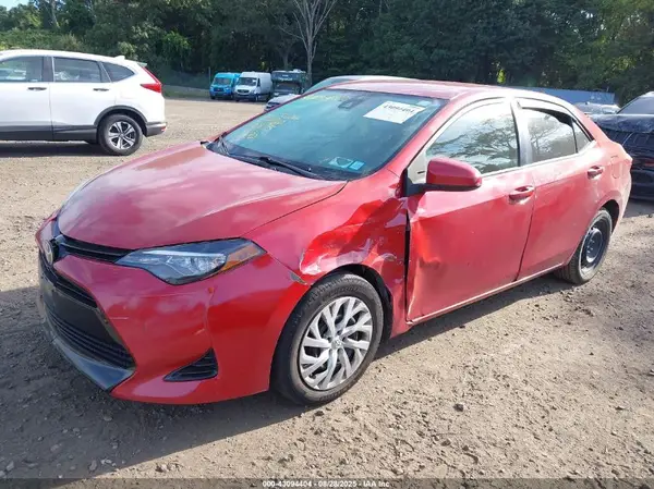 5YFBURHE7JP772908 2018 TOYOTA COROLLA - Image 2