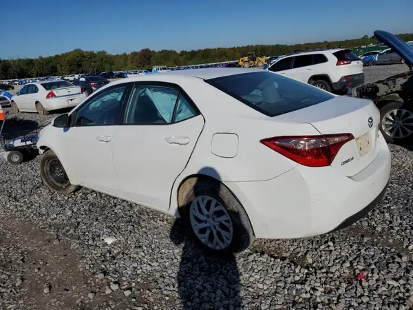 5YFBURHE7JP773167 2018 TOYOTA COROLLA - Image 2
