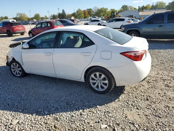 5YFBURHE7JP773783 2018 TOYOTA COROLLA - Image 2