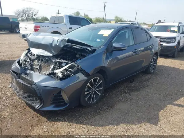 5YFBURHE7JP775579 2018 TOYOTA COROLLA - Image 2