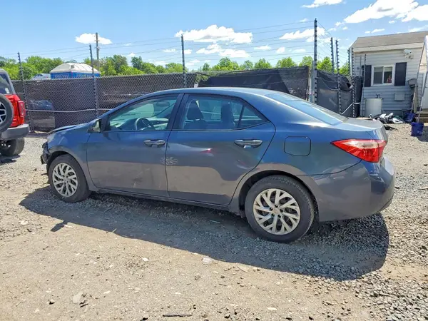 5YFBURHE7JP777509 2018 TOYOTA COROLLA - Image 2