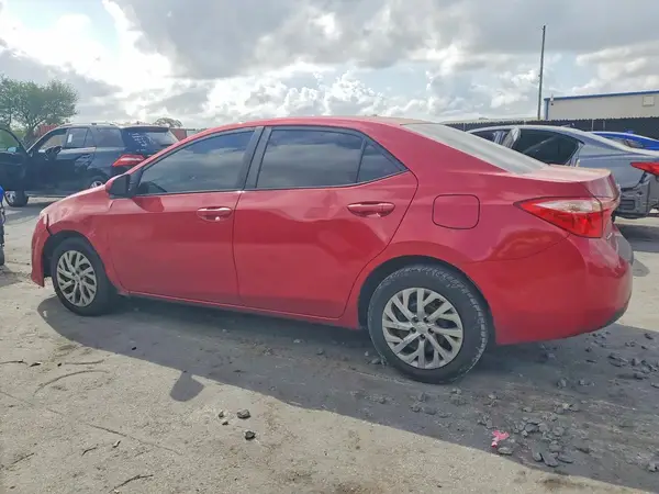 5YFBURHE7JP778918 2018 TOYOTA COROLLA - Image 2