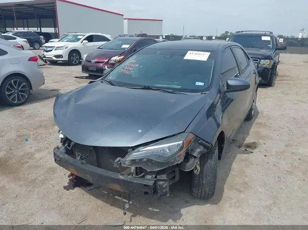 5YFBURHE7JP779325 2018 TOYOTA COROLLA - Image 2