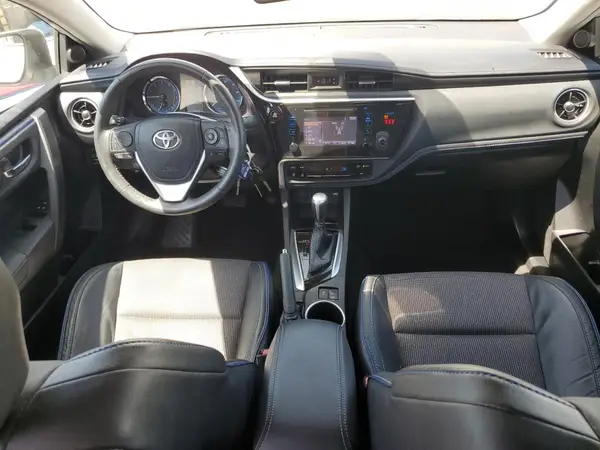 5YFBURHE7JP781575 2018 TOYOTA COROLLA - Image 8