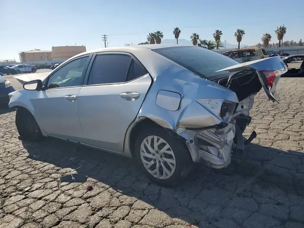 5YFBURHE7JP783181 2018 TOYOTA COROLLA - Image 2