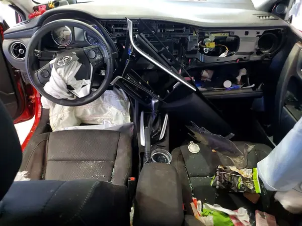 5YFBURHE7JP783696 2018 TOYOTA COROLLA - Image 8