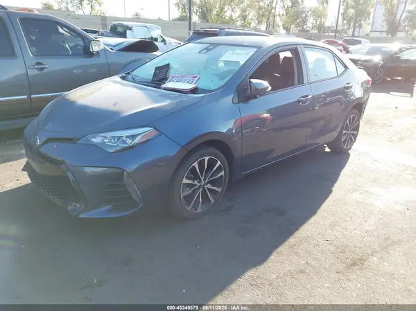 5YFBURHE7JP783715 2018 TOYOTA COROLLA - Image 2