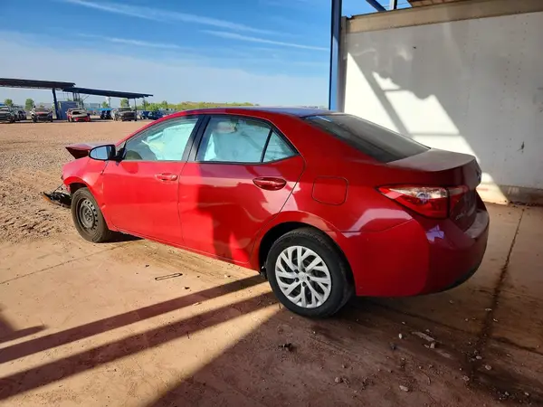 5YFBURHE7JP783858 2018 TOYOTA COROLLA - Image 2