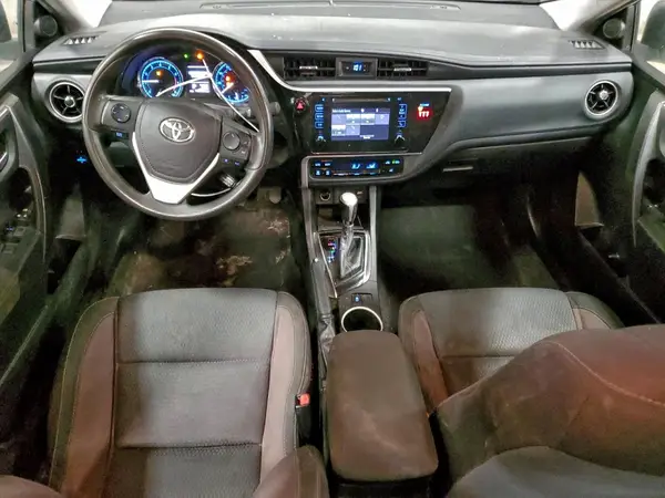 5YFBURHE7JP784248 2018 TOYOTA COROLLA - Image 8