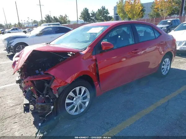 5YFBURHE7JP784380 2018 TOYOTA COROLLA - Image 2