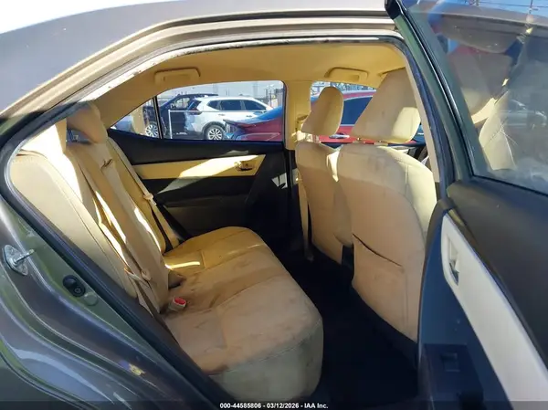 5YFBURHE7JP784945 2018 TOYOTA COROLLA - Image 8