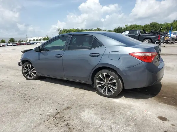 5YFBURHE7JP785738 2018 TOYOTA COROLLA - Image 2