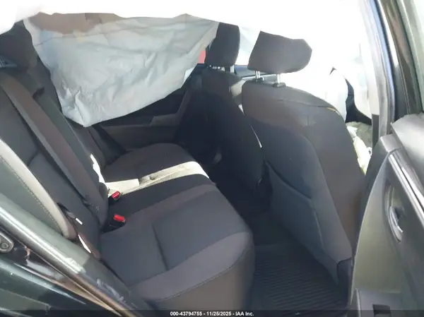 5YFBURHE7JP787683 2018 TOYOTA COROLLA - Image 8