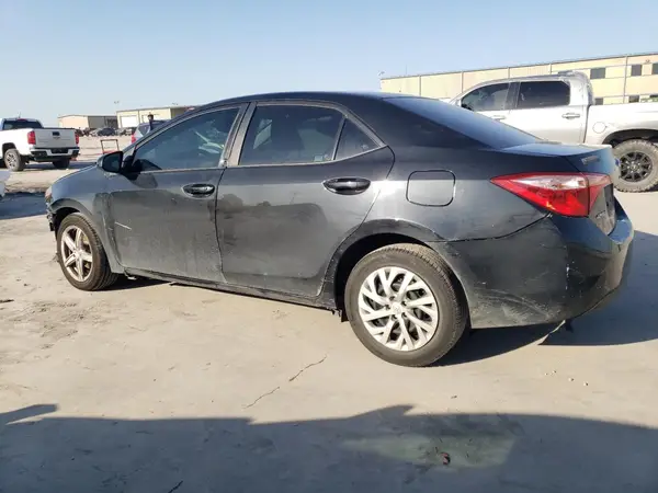 5YFBURHE7JP788588 2018 TOYOTA COROLLA - Image 2